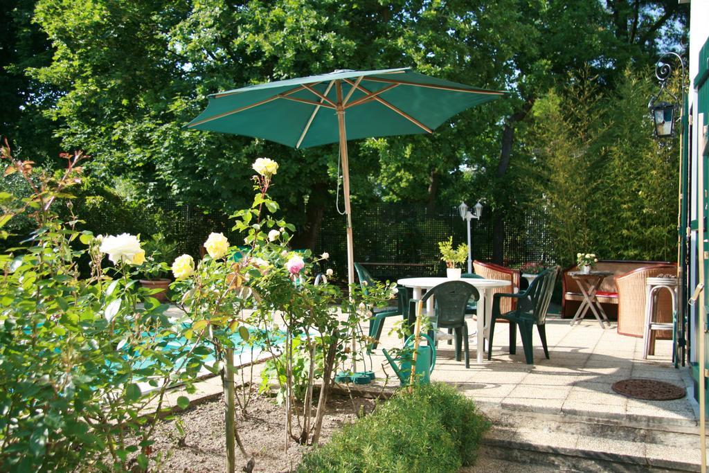 Les Hibiscus Bed & Breakfast Maisons-Laffitte Ngoại thất bức ảnh