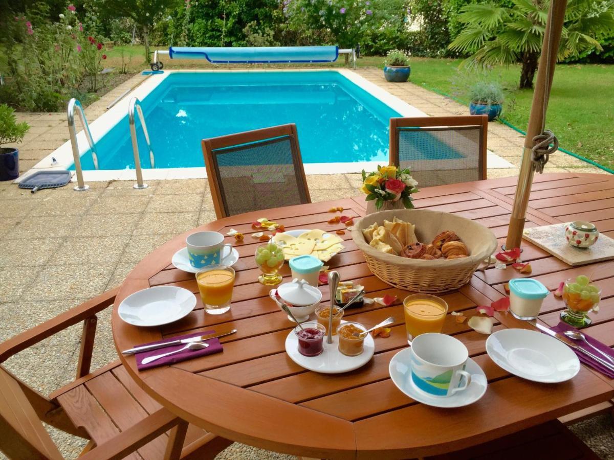 Les Hibiscus Bed & Breakfast Maisons-Laffitte Ngoại thất bức ảnh